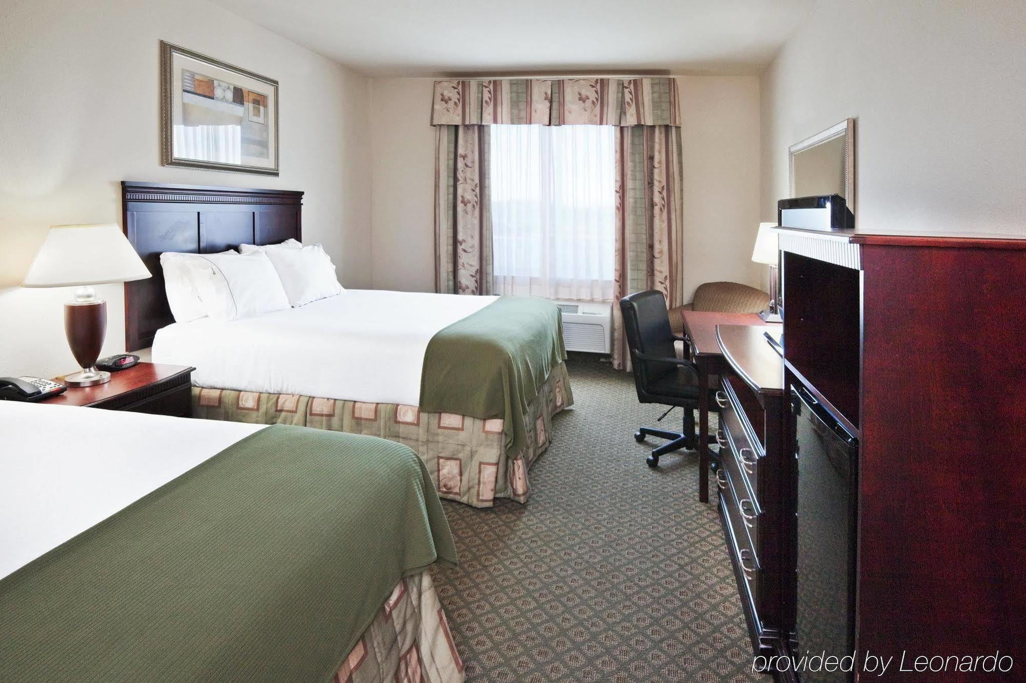 Holiday Inn Express Hotel And Suites Corsicana I-45 By Ihg Habitación foto