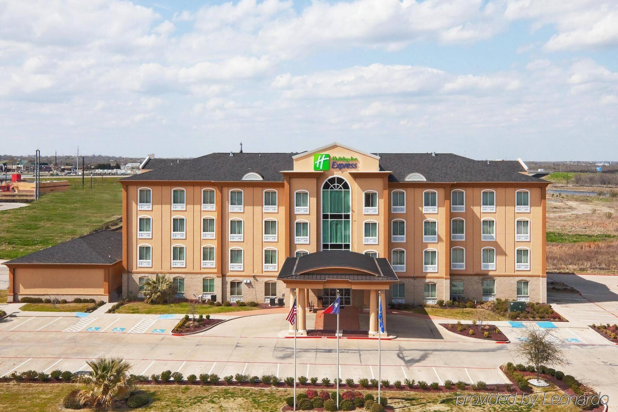 Holiday Inn Express Hotel And Suites Corsicana I-45, An Ihg Hotel Exterior foto